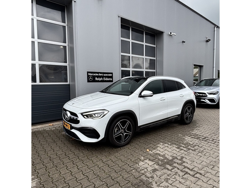 Mercedes-Benz GLA AMG * Pano, alcantara* 250 4M AMG Line