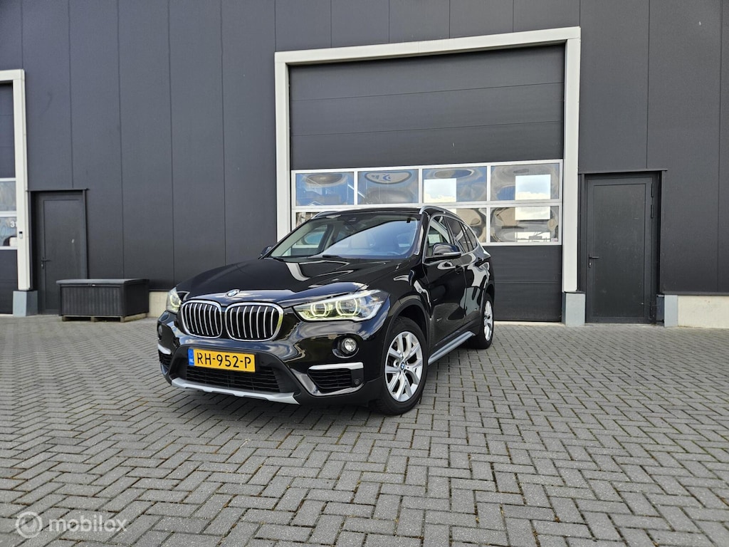 BMW X1 sDrive18i High Executive Automaat HUD | Camera | LED