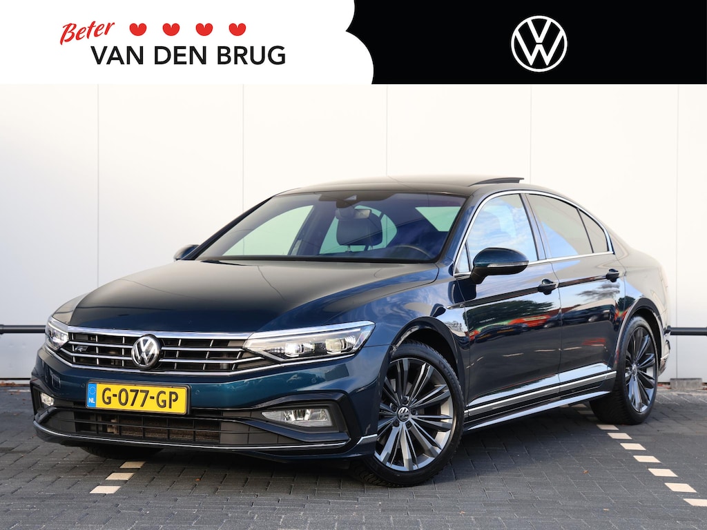 Volkswagen Passat 1.5 TSI Elegance Business R 150 pk DSG | R-Line | Dealer onderhouden | Trekhaak | Panoramadak | Alcantara/Leder | Navigatie | Camera | Cruise control | LED Matrix |