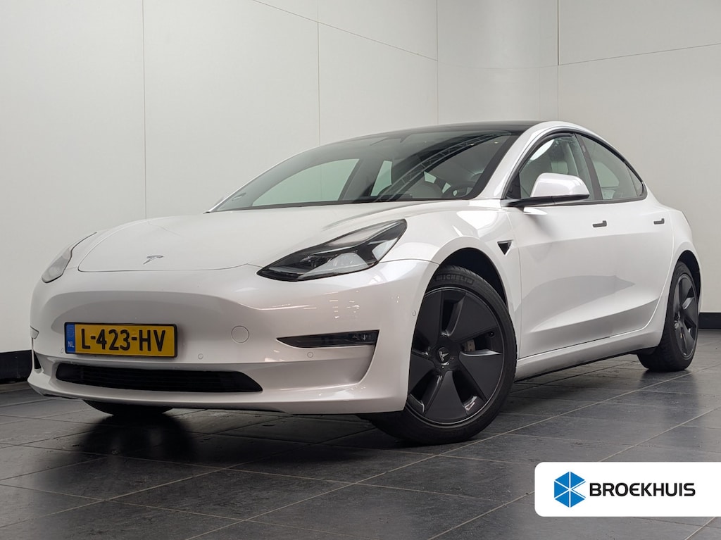 Tesla Model 3 Long Range AWD 75 kWh | Panoramadak | Voorstoelen verwarmd | Dodehoek detectie | Keyless | Cruise control adaptief met Stop&Go en stuurhulp | Dodehoek detectie | Keyless start