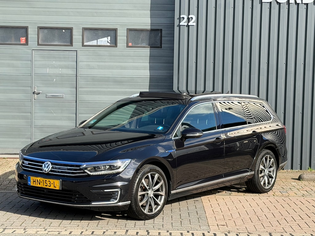 Volkswagen Passat Variant 1.4 TSI GTE Highline|Pano| Trekhaak|Stoel Verwarming |ACC|Sfeer