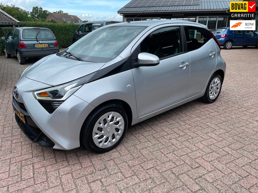 Toyota Aygo 1.0 VVT-i x-play, Aur camera, Bleutooth