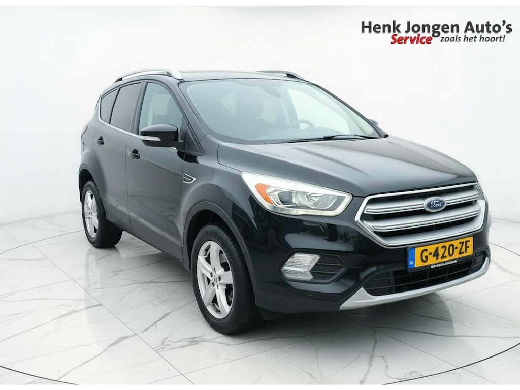 Ford Kuga 1.5 Titanium Styling Pack + panorama-dak “Sinds 1970 | 5.000+ reviews | Score 9,5 | Service zoals ’t hoort” Henk Jongen Auto's in Helmond,  al 50 jaar service zoals 't hoort!