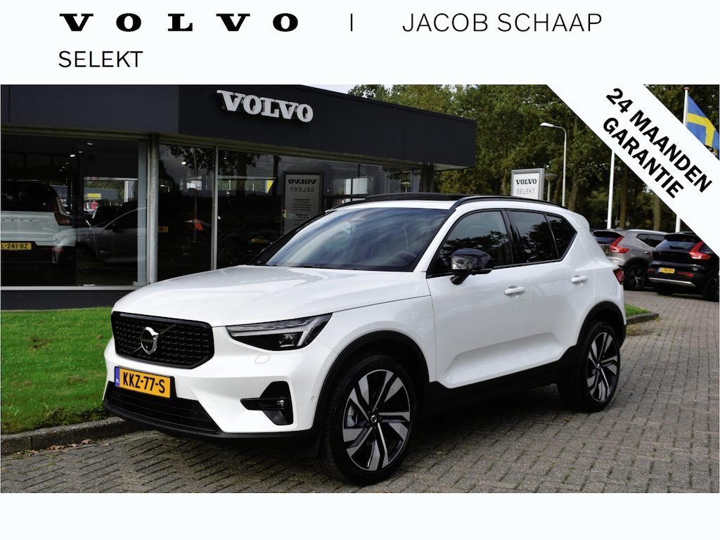 Volvo XC40 B4 211PK Plus Dark | ACC | Trekhaak | Schuif/kanteldak | Stoel + Stuur verwarmd | BLIS | Nubuck | El. Stoelen |