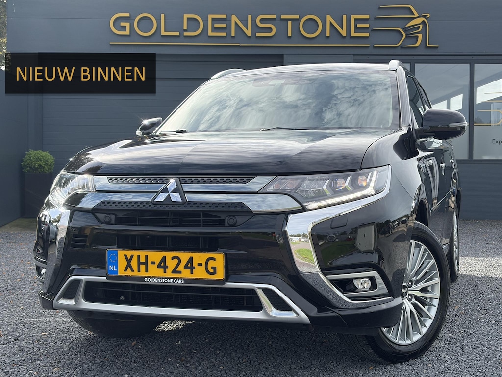 Mitsubishi Outlander 2.4 PHEV Instyle ✓360° Camera✓2e Eigenaar✓Carplay✓Pano✓Navi✓Leder✓Keyless✓Stoelverw✓Stoelverkoeling✓Stuurverw✓Pdc V+A✓Lm velgen✓Net beurt gehad✓Rijstrooksensor✓Dodehoeksenor✓N.A.P✓Apk tot 11-2027