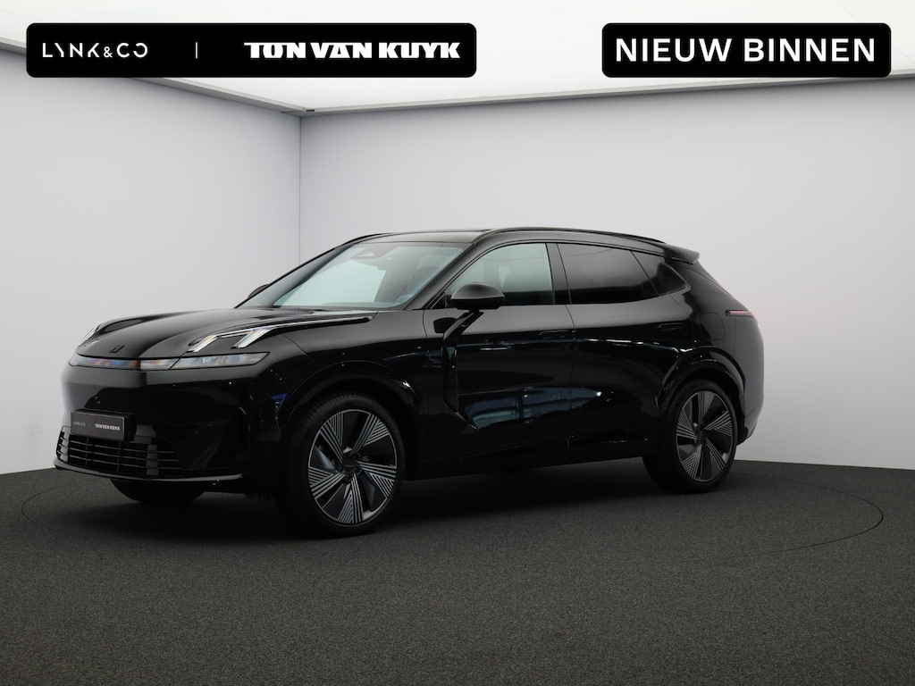 Lynk & Co 08 1.5 More / Panoramadak / 360 Camera / Harman Kardon audio / Massage + Ventilatie voorstoelen / Stuur+Voorstoelen+Achterbank Verwarmd / 21-Inch /