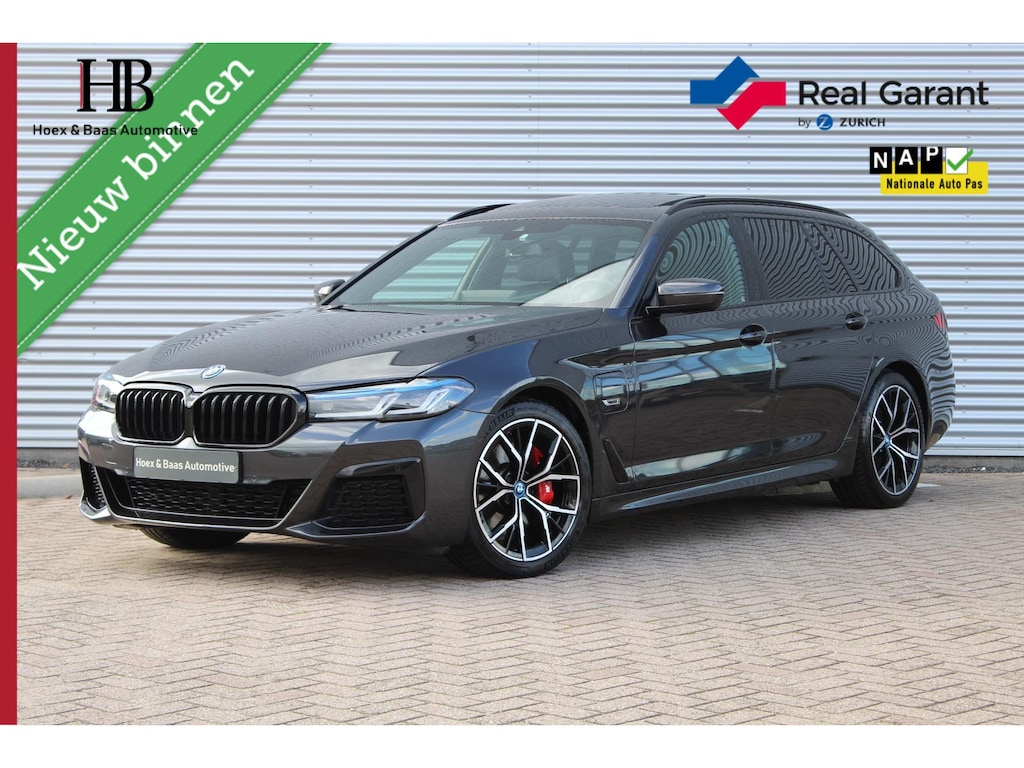 BMW 5-Serie Touring 530e M-Pakket/Pano/Trekhaak/HarmanKardon