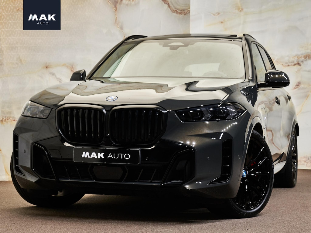 BMW X5 xDrive50e M Sport Pro , M Stoelen, Sky Lounge Pano, 4-wielbest., luchtv., CraftedClarity, B&W, massage, 22", tr.haak, softclose, privacy
