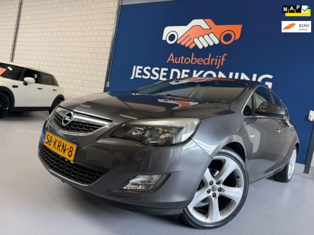Opel Astra 1.6 Sport / bj.2010 / navigatie / sportvelgen / climate / cruise / 5 deurs / airco / NAP met 145291 km.en APK 09/2027.