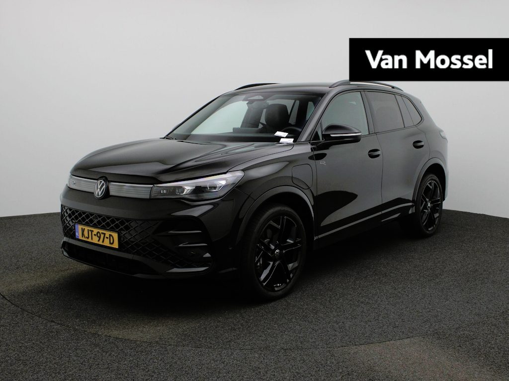 Volkswagen Tiguan 1.5 eHybrid R-Line Edition 204 PK| Origineel Nederlands | LEDER Interieur | Trekhaak | 360 Camera | Stoelventilatie | Stoelverwarming | Stuurwielverwarming