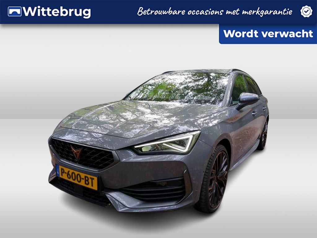 CUPRA Leon Sportstourer 1.4 e-Hybrid VZ Performance / AUTOMAAT/ 245 PK/ TREKHAAK/ ACC/ PARK.SENSOR.V+A/ CAMERA/ STUUR+STOELVERWARM./ MEMORY SEAT/ KEYLESS/ DIGITAL DASH/ NAVI/ CLIMA/ LED/ 18'' LMV