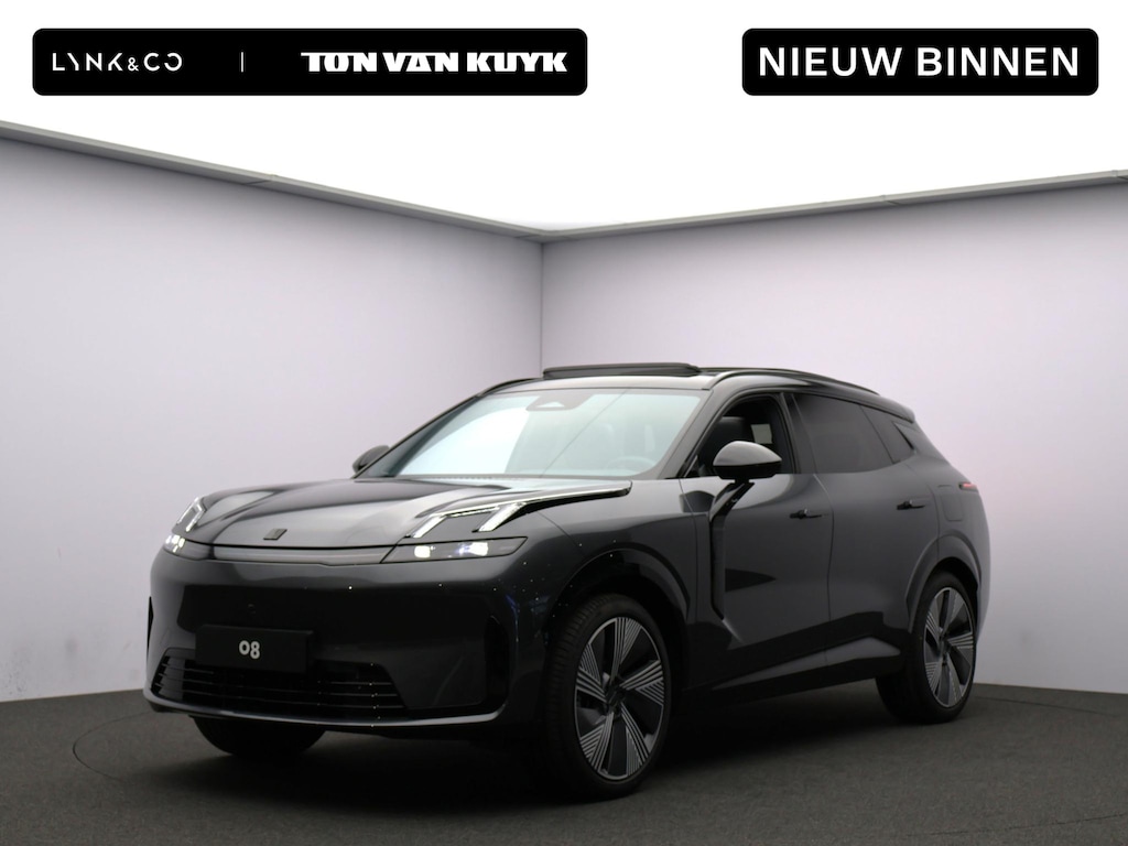 Lynk & Co 08 1.5 More / Panoramadak / 360 Camera / Harman Kardon audio / Massage + Ventilatie voorstoelen / Stuur+Voorstoelen+Achterbank Verwarmd / 21-Inch /