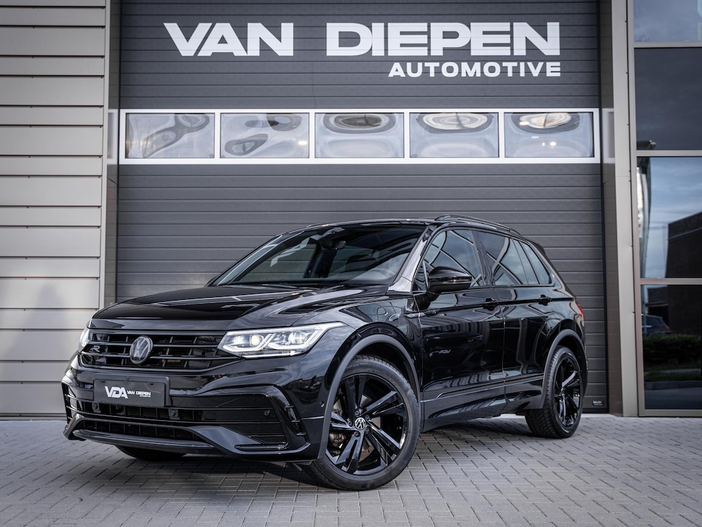 Volkswagen Tiguan 1.5 TSI 3x R-Line - IQ-L l Pano l Trekhaak l 360cam l Keyless