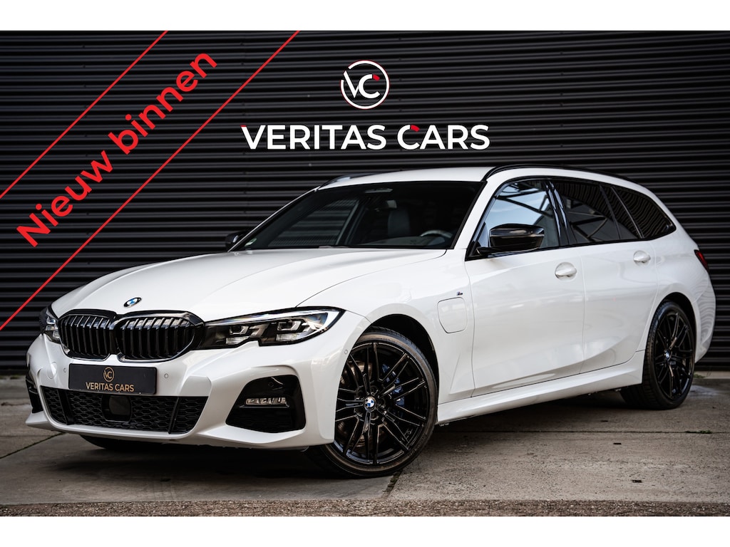 BMW 3-Serie Touring 330e xDrive 292PK|BTW|Head-Up|Sfeer|Rijmodus|Dodehoek Assist|Camera|Carplay|Full Led e.o.