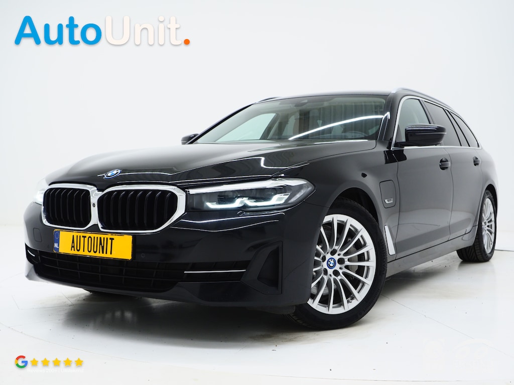 BMW 5-Serie Touring 520e | Leder | HUD | Keyless | 360 | Sfeerlicht | Dodehoek | Stoelverwarming | Carplay
