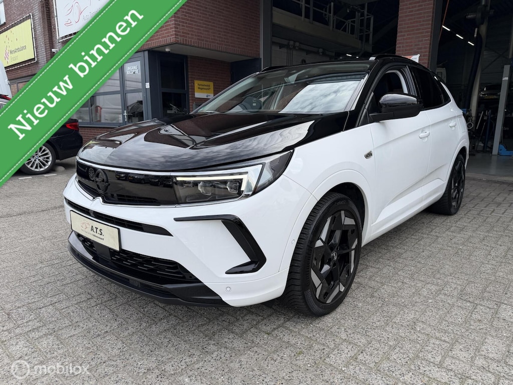 Opel Grandland 1.6 Turbo Plug-In Hybrid 4x4 GSe 300PK