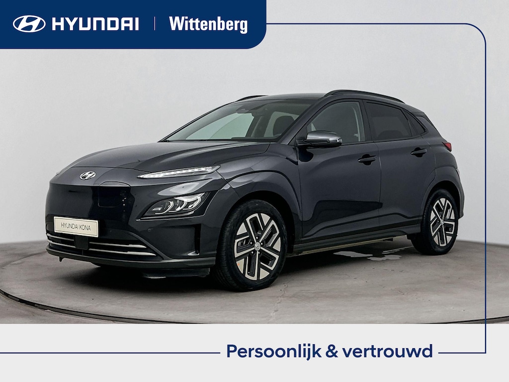 Hyundai Kona Electric EV FASHION 64 kWh <| FACELIFT MODEL! | DODEHOEK DETECTIE | PDC | 3 FASE | WARMTEPOMP | CAMERA | CLIMA | CRUISE ADAPT. | NAVI | PRIVACY GLASS | DAKRAILING | APPLE CAR PLAY & ADROID AUTO |