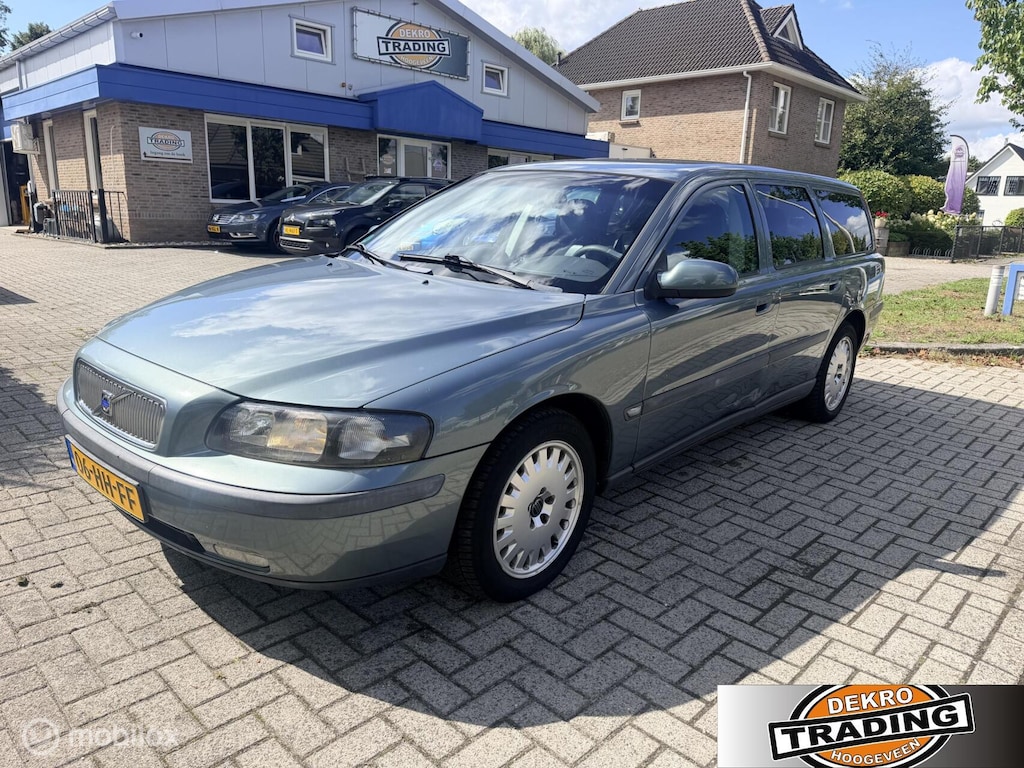 Volvo V70 2.4 T Comfort Line 200PK camera grootscherm