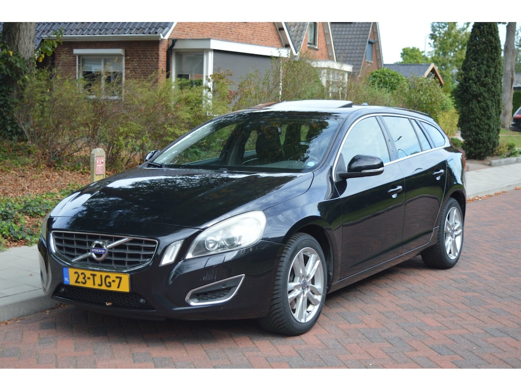 Volvo V60 2.0T Summum Navi/leer/schuifdak/camera
