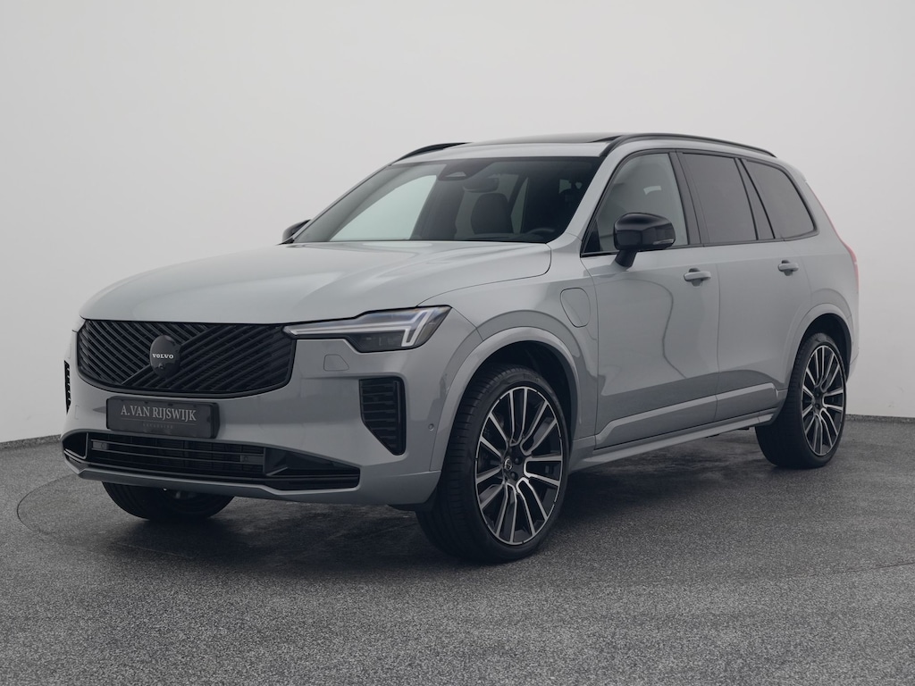 Volvo XC90 2.0 T8 Plug-in hybrid AWD Ultra Black Edition 7-Pers. |  PANO | 360° | B&W | HUD | ADAPTIVE | LUCHTVERING | STOEL- EN STUURVERW. | STOELMASSAGE | STOELVENT. | TREKHAAK