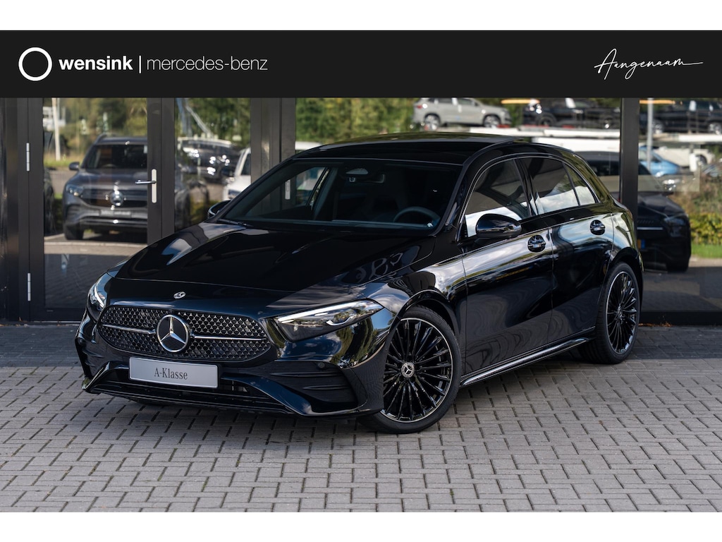 Mercedes-Benz A-klasse 180 Business Solution AMG | Panoramaschuifdak | Premium Plus | Nightpakket | 19"Multispaak AMG velgen | Stoelverwarming | 360° camera | Head-up display |