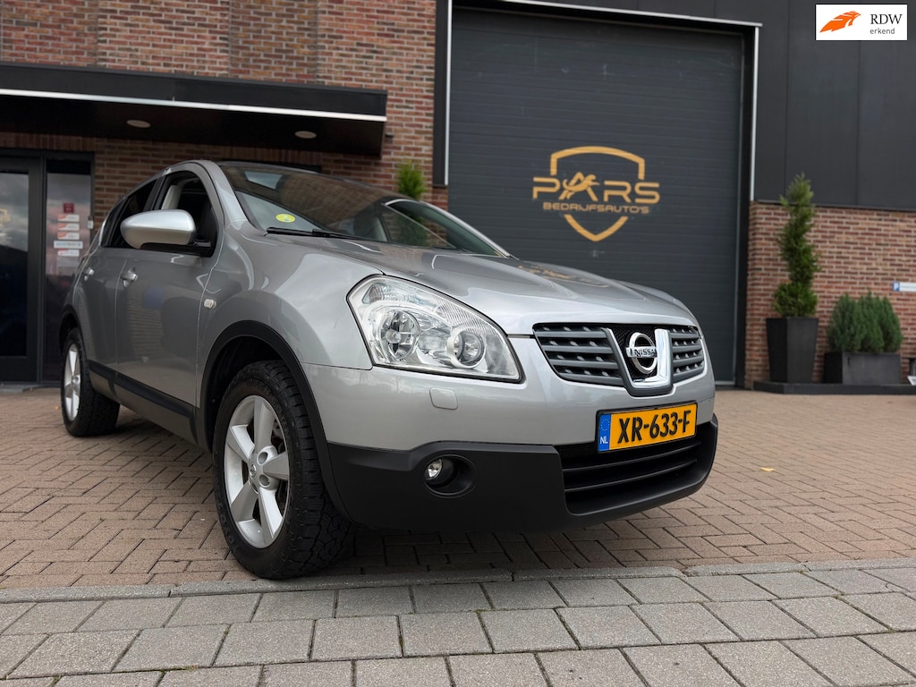 Nissan Qashqai 2.0 141PK Tekna Premium 4WD 4X4 Panorama Dak Airco Cruise Navi Elk.Ramen Leder Trekhaak keyless entry