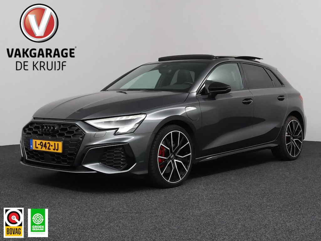 Audi A3 Sportback 45 TFSI e S edition Competition | Panoramadak | Stoelverwarming | Carplay!