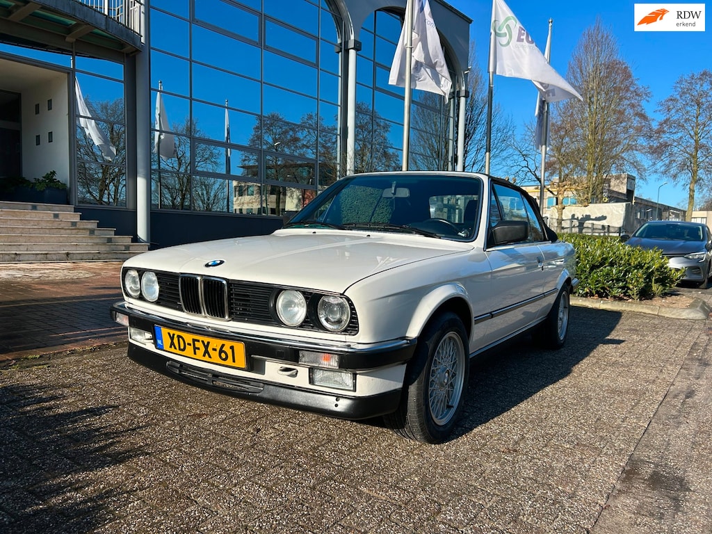 BMW 3-Serie Cabrio 325i handgeschakeld incl hardtop zeer mooi