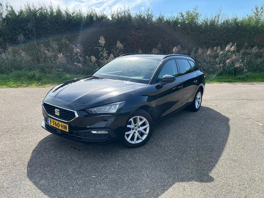 SEAT Leon Sportstourer 2.0 TDI SPORT LED CARPLAY DAB+ ECC NAVI