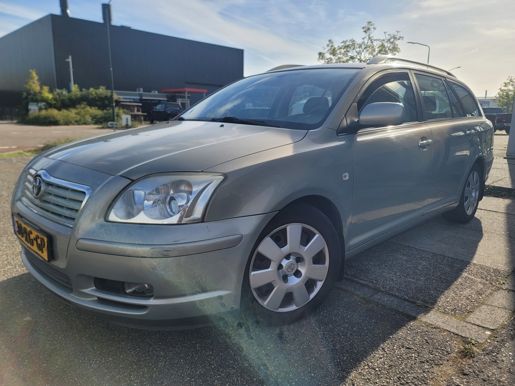 Toyota Avensis Wagon 2.0 VVTi Linea Luna