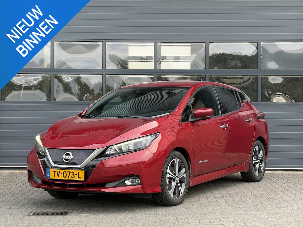 Nissan Leaf N-CONNECTA 40 kWh (87% SOH) I AUTOMAAT I TREKHAAK I APPLE CARPLAY I STOELVERWARMING