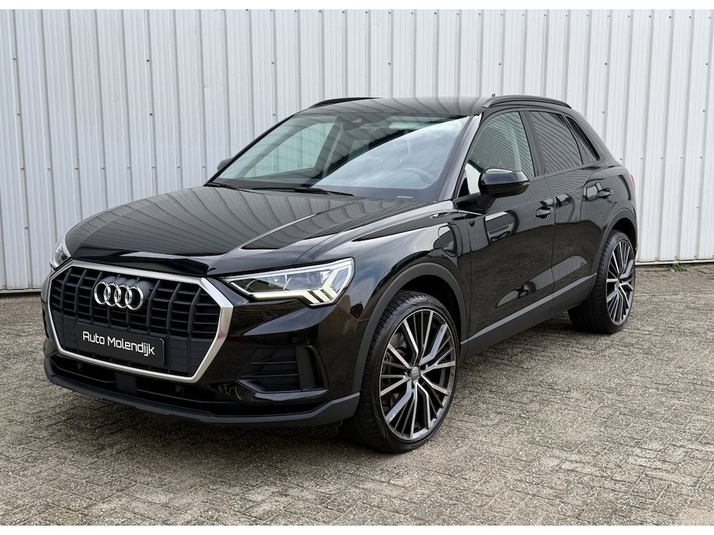 Audi Q3 45 TFSI e PHEV / Camera / Full LED / trekhaak / stoelverw. / el klep