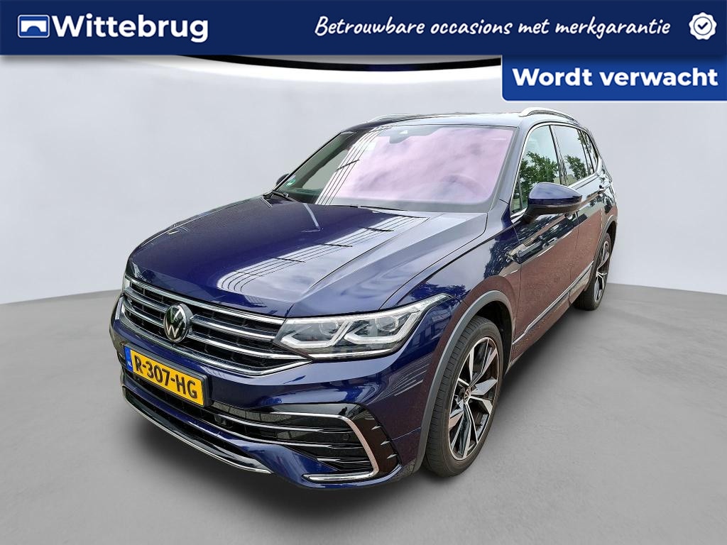 Volkswagen Tiguan Allspace 1.5 TSI 150pk R-Line Business+ 7persoons DSG Automaat / Panoramadak / Camera / R-Line / Wegklapbare trekhaak / 20"LM / Virtual Cockpit trans