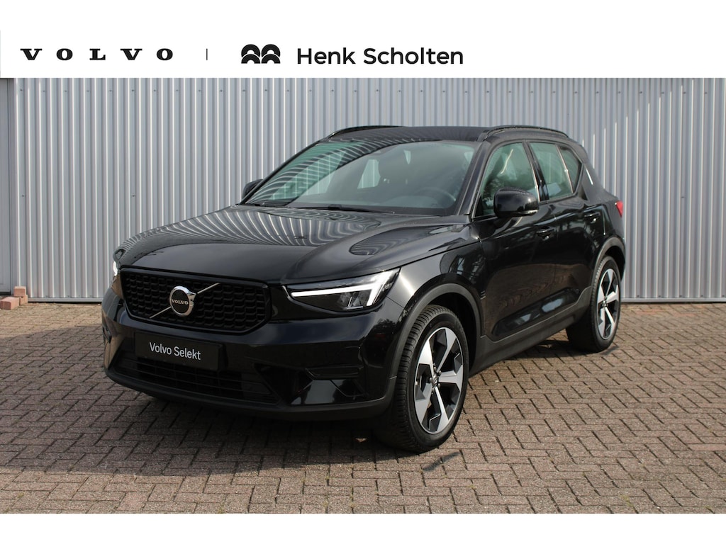 Volvo XC40 2.0 B4 Plus Dark | Trekhaak | Verwarmbare voorstoelen en stuurwiel | Premium audio by Harman Kardon | Apple carplay/Android auto | Keyless | Elektrisch verstelbare stoelen met geheugen | Achteruitrijcamera | All-seasonbanden