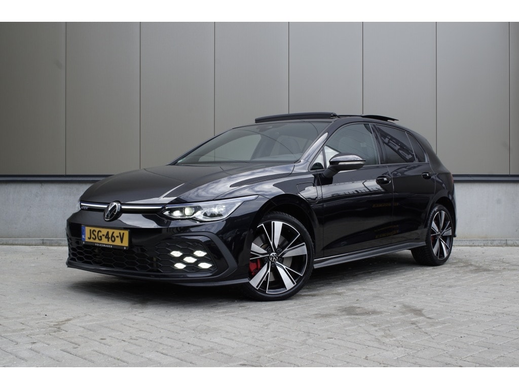 Volkswagen Golf 1.4 eHybrid GTE | Pano | Heads-up | Keyless entry | Dodehoek detectie | Mistlampen |