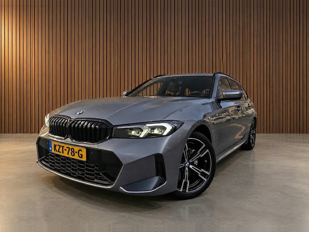 BMW 3-Serie Touring 318i M-sport navigatie / camera / app