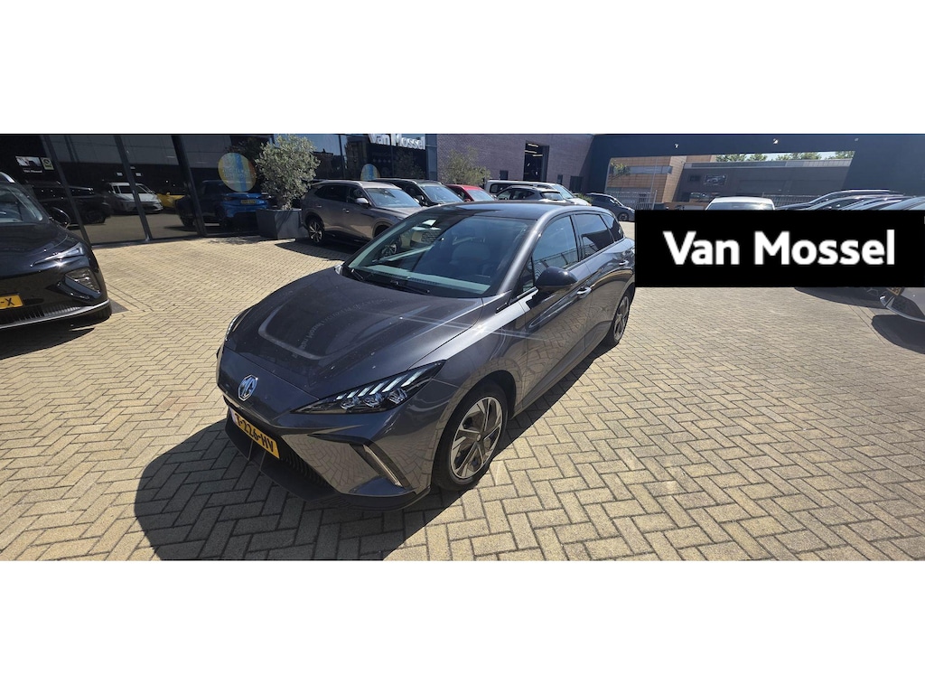 MG MG4 Electric Luxury Long Range 64 kWh | Uniek interieur | 360 camera | stoel + stuur verwarming | Carplay