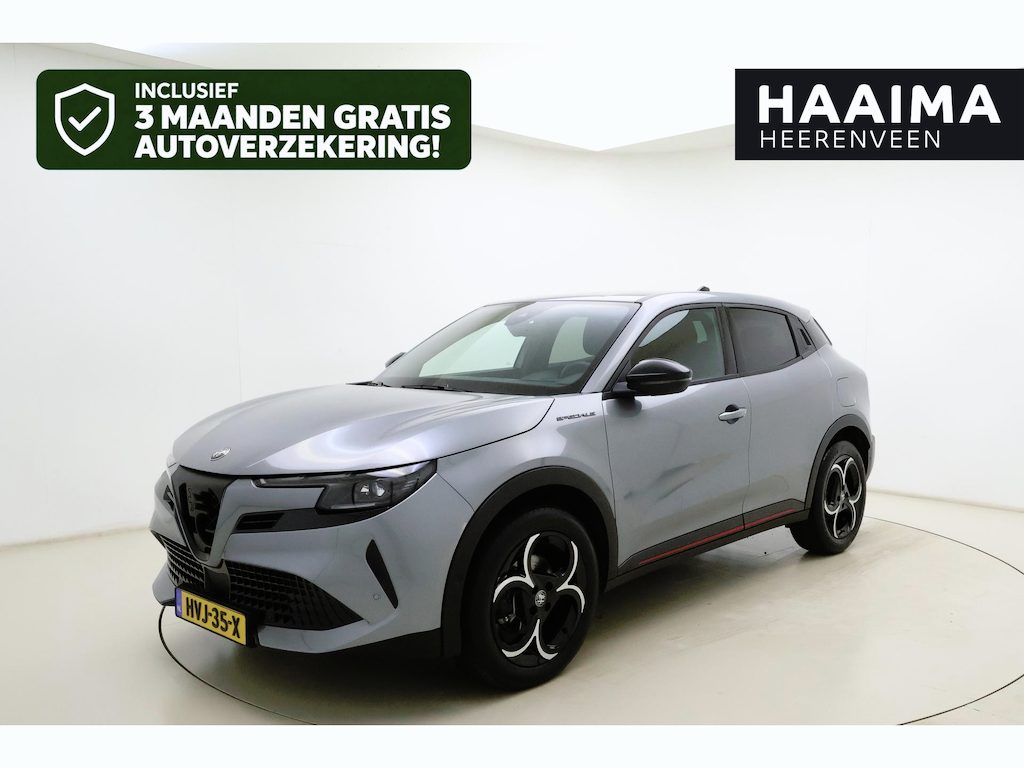 Alfa Romeo Junior 1.2 Turbo 145pk Hybrid Automaat Ibrida Speciale | Navigatie | Adapt. Cruise control | Climate control | Elektrische achterklep | Keyless | LED Matrix koplampen | 18" Lichtmetalen velgen