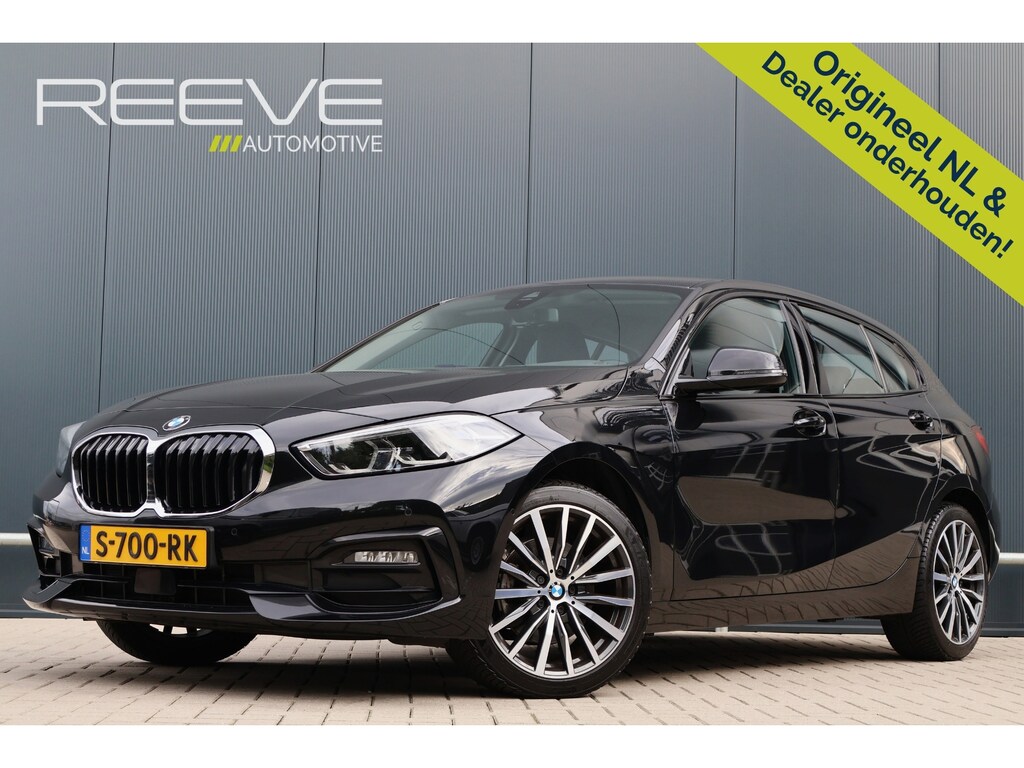 BMW 1-Serie 118i Sportline Automaat | Leer | Stoelverwarming | 18 Inch | Camera | Live Cockpit Plus | Apple Carplay / Android Auto