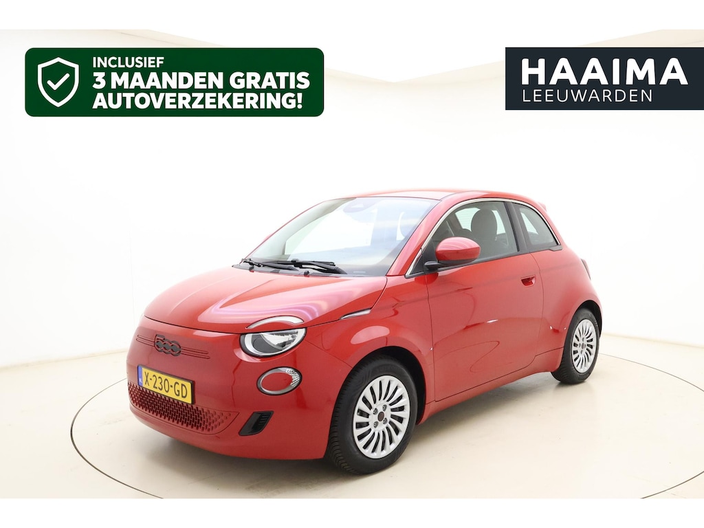 Fiat 500e RED 24 kWh | Navigatie | Climate control | Weinig kilometers | Keyless start | Cruise control | 100%  Elektrisch