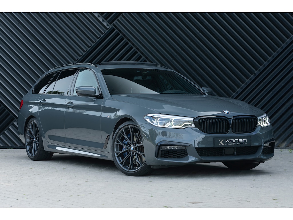 BMW 5-Serie Touring 540i xDrive M-Sport ACC Pano Harman Kardon Head Up 360 Stoelvent. Trekhaak Softclose Keyless Memory Shadow Line