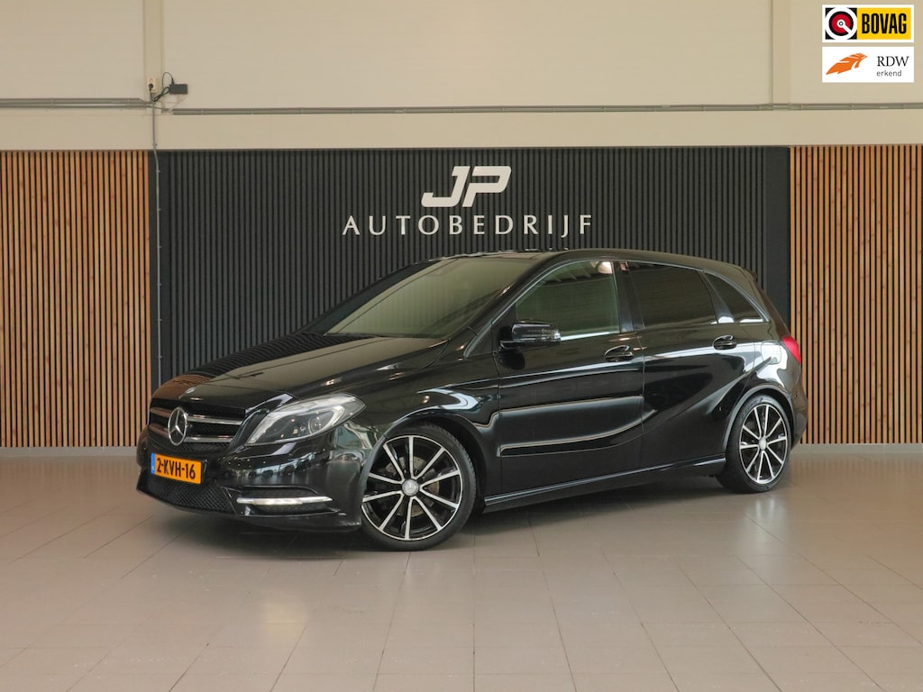 Mercedes-Benz B-klasse 180 Prestige AUTOMAAT|CRUISE|18INCH|PANO|LEDER|PDC|STOELVERWARMING