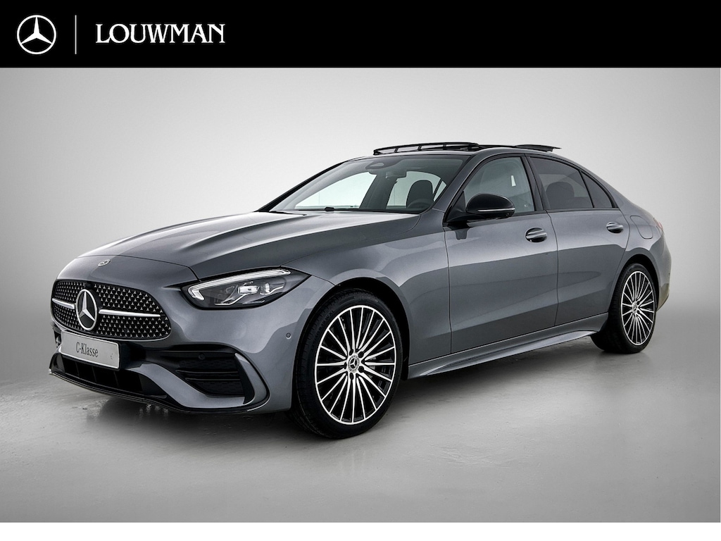 Mercedes-Benz C-klasse 300 e 140 Years Edition | Nightpakket | Parkeerpakket met 360°-camera | Panoramaschuifdak | DISTRONIC | Middenconsole metaalstructuur | GUARD 360° Plus | 19" multispaaks lichtmetalen AMG-velgen |
