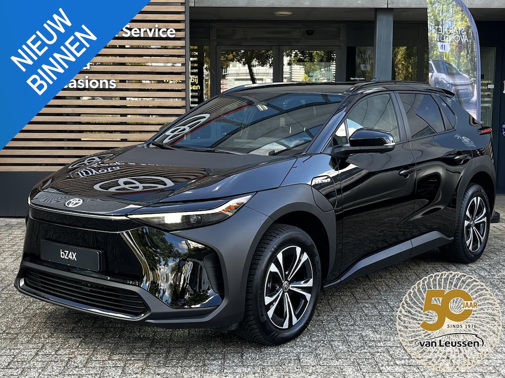 Toyota BZ4X Dynamic 71 kWh WARMTEPOMP STOEL/STUURVERWARMING EL-STOEL CLIMA 360-CAMERA LM-VELGEN BLIND-SPOT SENSOREN