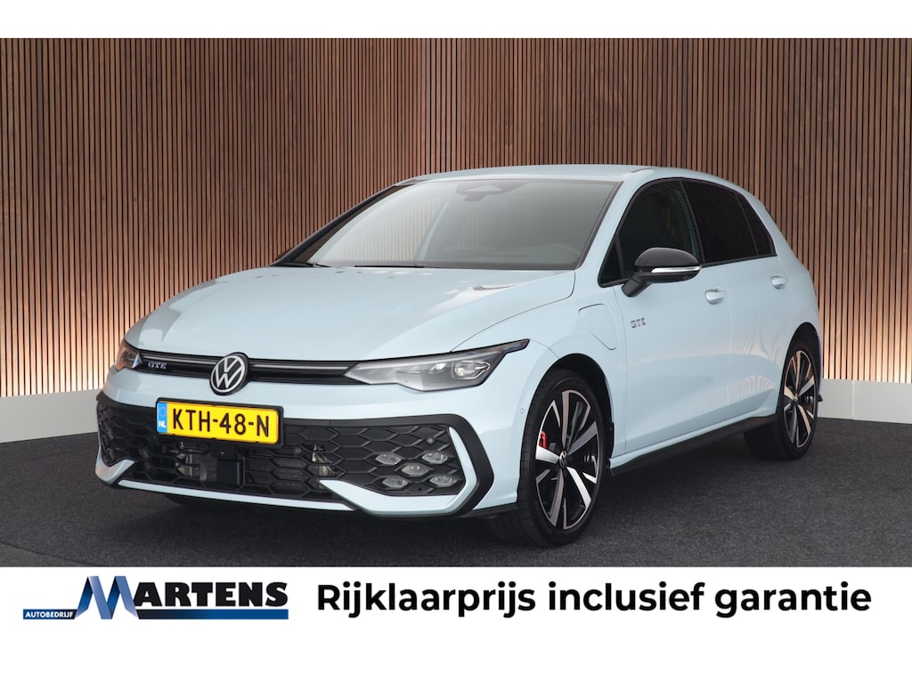 Volkswagen Golf 1.5 eHybrid GTE 272pk Black Style DCC Trekhaak Camera Stoelverwarming HUD Keyless Navigatie