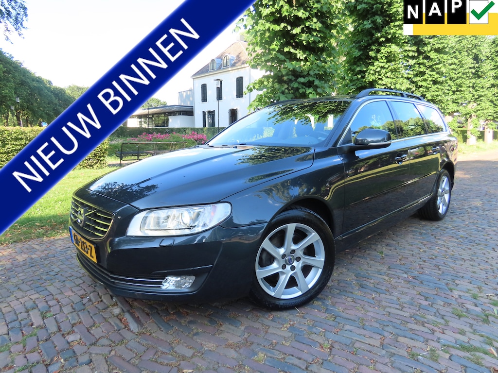 Volvo V70 1.6 T4 Nordic+ Automaat 180 PK!! Leer Stoelverwarming Navigatie Ecc Cruisecontrol Pdc Lm Velgen Trekhaak ***Dealer Onderhouden***NL Auto***