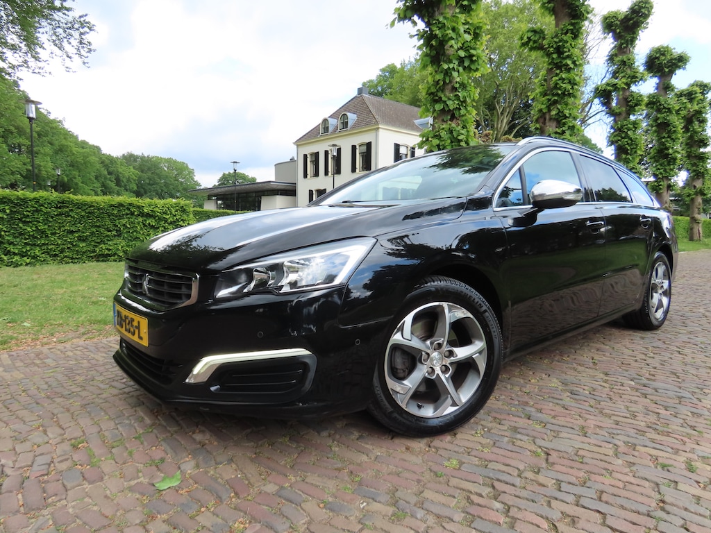 Peugeot 508 SW 1.6 e-THP Blue Lease Executive Automaat Leer Panoramadak Stoelverwarming Achteruitrijcamera Carplay Navigatie Ecc Cruisecontrol Pdc Lm Velgen