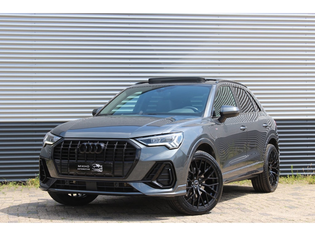 Audi Q3 45 TFSI e 3x S-Line | Panoramadak| Matrix | Sfeerverlichting | Camera | Black optik | Dode hoek | Stoelverwarming |