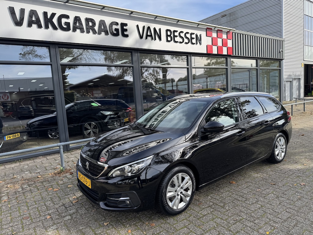 Peugeot 308 SW 1.2 PureTech Blue Lease Executive PANO-TREKHAAK-CLIMA-LED