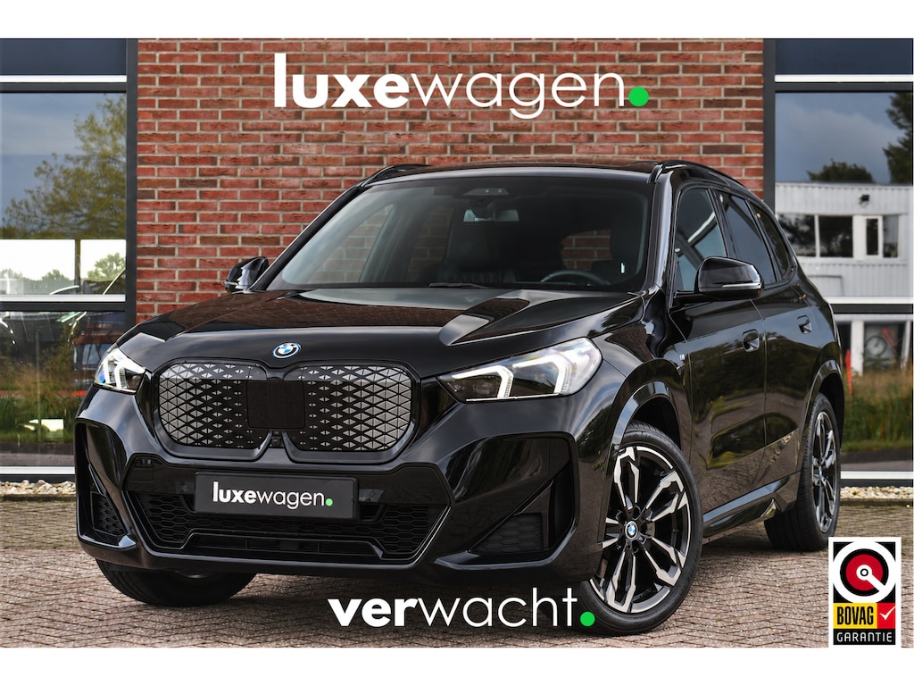 BMW iX1 xDrive30 M-Sport Pano ACC Trekh E-zetels HUD H/K Massage